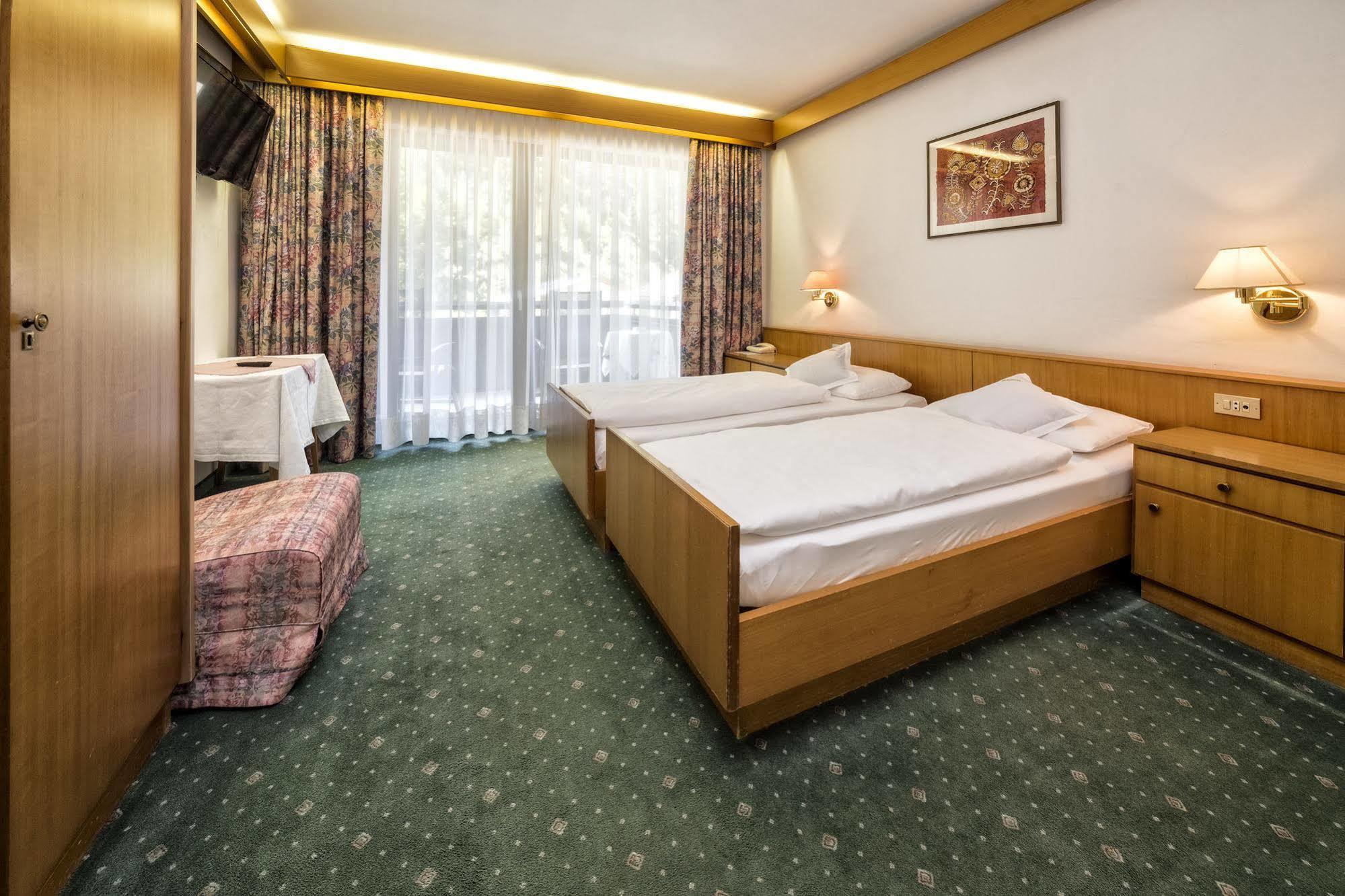 Hotel Armin Selva di Val Gardena Esterno foto